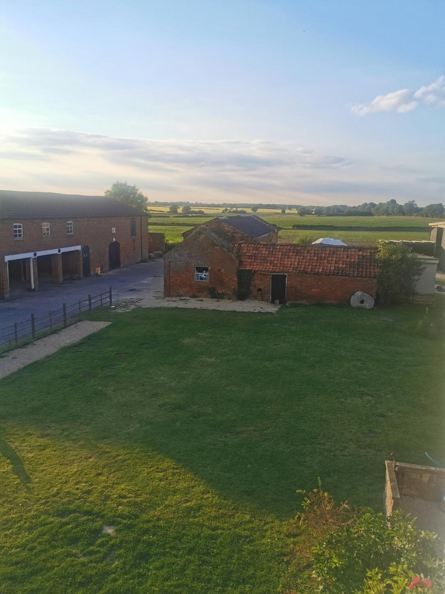 Countrylife Large Green Suite- Road Noise Lincoln Extérieur photo